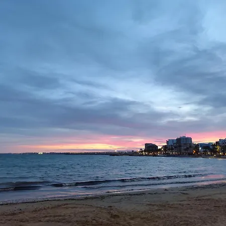 Vakantiehuis Beautiful Near The Pink Lagoon *